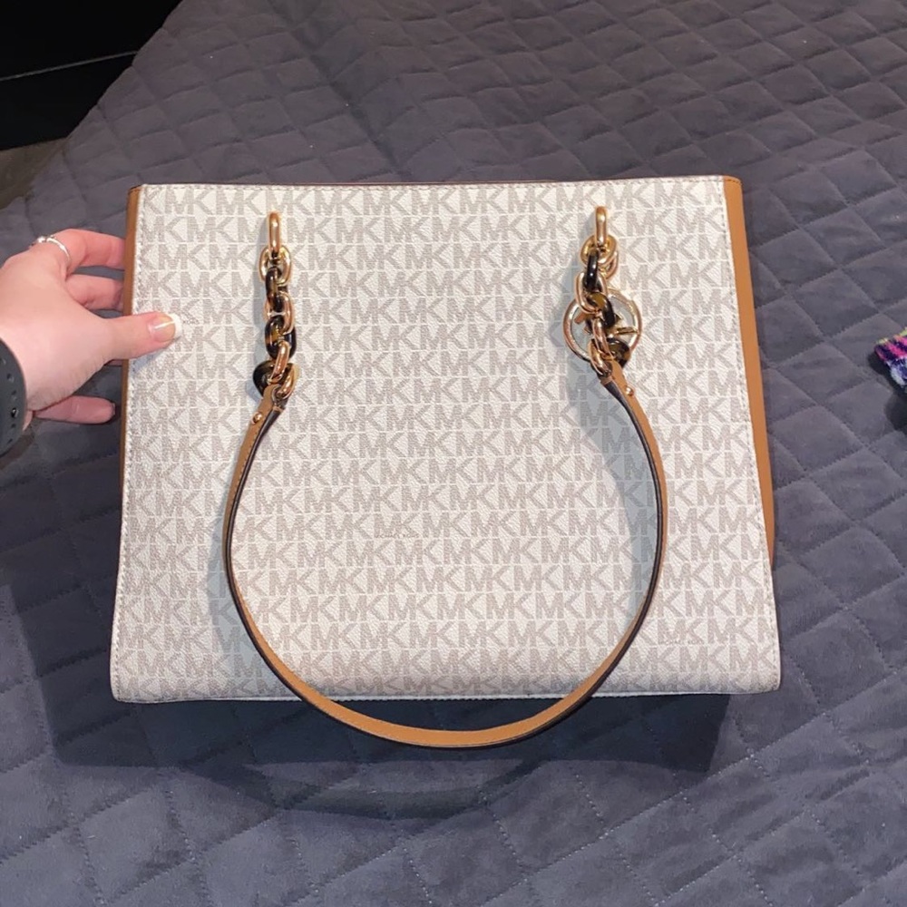 MK purse